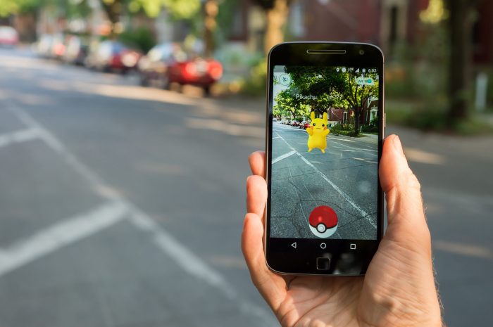 Teknologi Augmented Reality (AR)